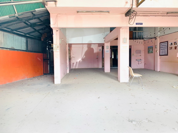 S1468 3.5 storey commercial building for sale, 12 meters wide, next to ...